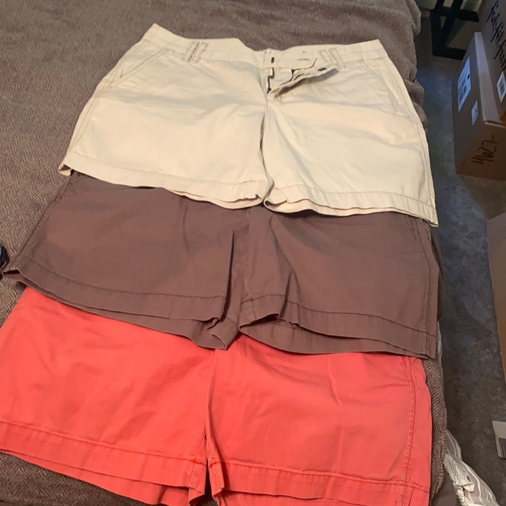 3 for $20 bundle! Ann Taylor Loft shorts- size 6